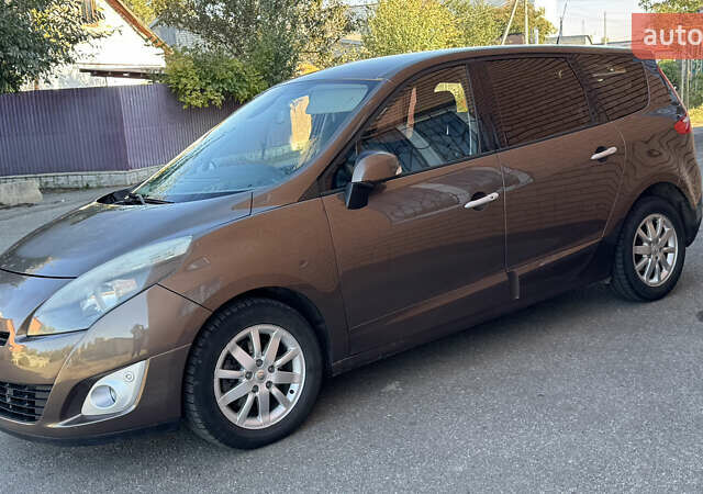 Коричневый Рено Гранд Сценик, объемом двигателя 1.9 л и пробегом 287 тыс. км за 7200 $, фото 1 на Automoto.ua