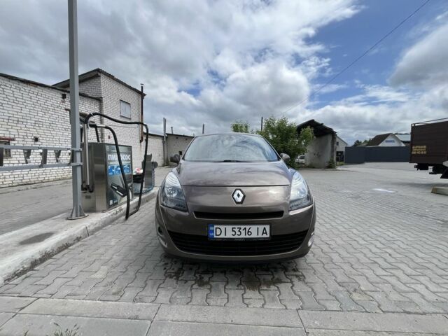 Коричневый Рено Гранд Сценик, объемом двигателя 1.5 л и пробегом 270 тыс. км за 6800 $, фото 1 на Automoto.ua