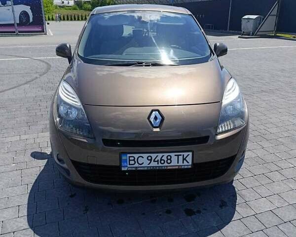 Коричневий Рено Гранд Сценік, об'ємом двигуна 1.5 л та пробігом 248 тис. км за 7800 $, фото 1 на Automoto.ua