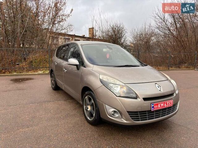 Коричневый Рено Гранд Сценик, объемом двигателя 1.6 л и пробегом 161 тыс. км за 7900 $, фото 1 на Automoto.ua