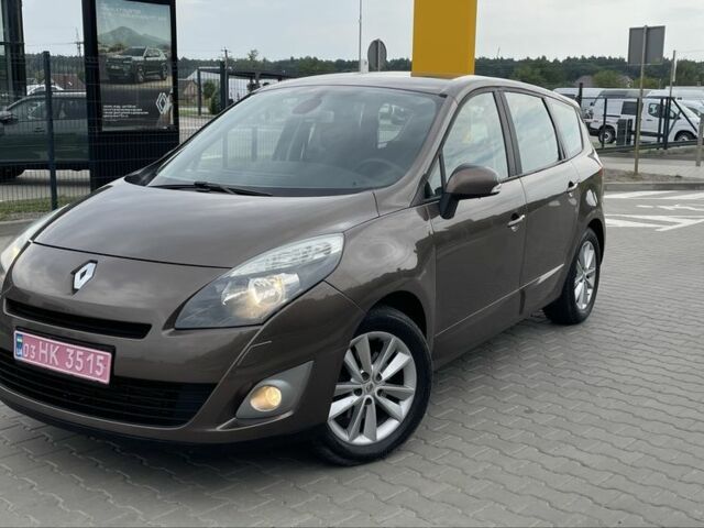 Коричневый Рено Гранд Сценик, объемом двигателя 1.9 л и пробегом 215 тыс. км за 7700 $, фото 1 на Automoto.ua