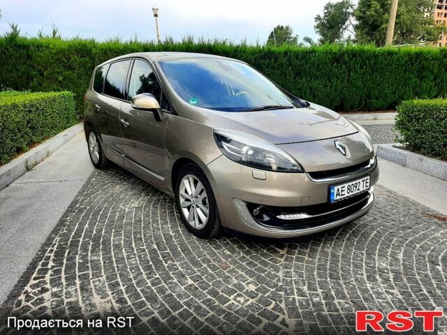 Коричневий Рено Гранд Сценік, об'ємом двигуна 1.6 л та пробігом 336 тис. км за 10500 $, фото 1 на Automoto.ua