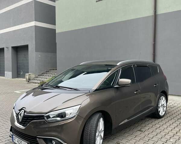 Коричневий Рено Гранд Сценік, об'ємом двигуна 1.46 л та пробігом 216 тис. км за 15350 $, фото 1 на Automoto.ua