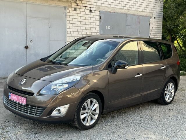 Коричневий Рено Гранд Сценік, об'ємом двигуна 1.6 л та пробігом 252 тис. км за 6700 $, фото 1 на Automoto.ua