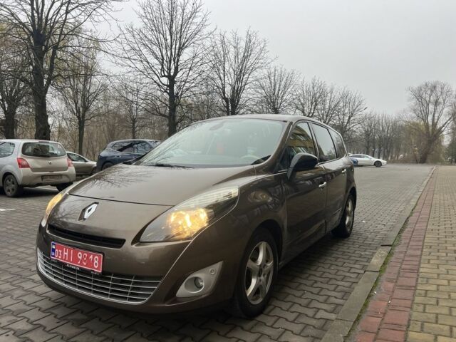 Коричневый Рено Гранд Сценик, объемом двигателя 1.6 л и пробегом 260 тыс. км за 8000 $, фото 1 на Automoto.ua