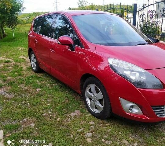 Красный Рено Гранд Сценик, объемом двигателя 1.5 л и пробегом 230 тыс. км за 6800 $, фото 1 на Automoto.ua