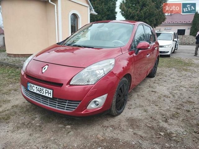 Червоний Рено Гранд Сценік, об'ємом двигуна 2 л та пробігом 219 тис. км за 7600 $, фото 1 на Automoto.ua