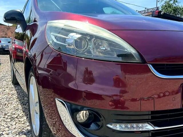 Красный Рено Гранд Сценик, объемом двигателя 1.5 л и пробегом 256 тыс. км за 7998 $, фото 1 на Automoto.ua