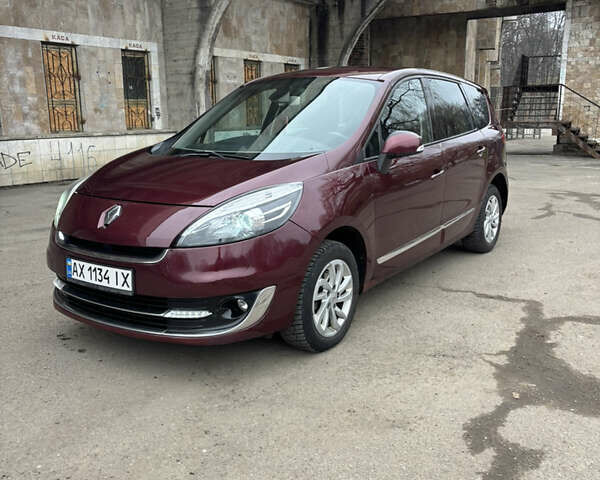 Червоний Рено Гранд Сценік, об'ємом двигуна 1.6 л та пробігом 280 тис. км за 7500 $, фото 1 на Automoto.ua