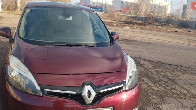 Червоний Рено Гранд Сценік, об'ємом двигуна 1.46 л та пробігом 188 тис. км за 10500 $, фото 1 на Automoto.ua