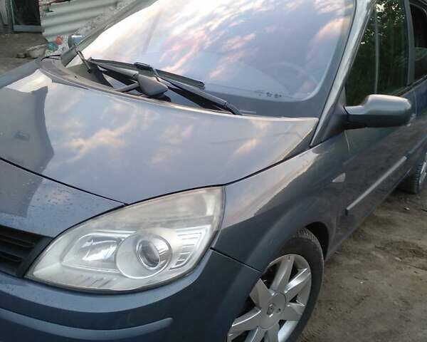 Рено Гранд Сценік, об'ємом двигуна 2 л та пробігом 325 тис. км за 4700 $, фото 1 на Automoto.ua