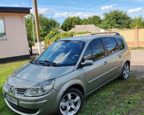Рено Гранд Сценик, объемом двигателя 2 л и пробегом 275 тыс. км за 5200 $, фото 1 на Automoto.ua