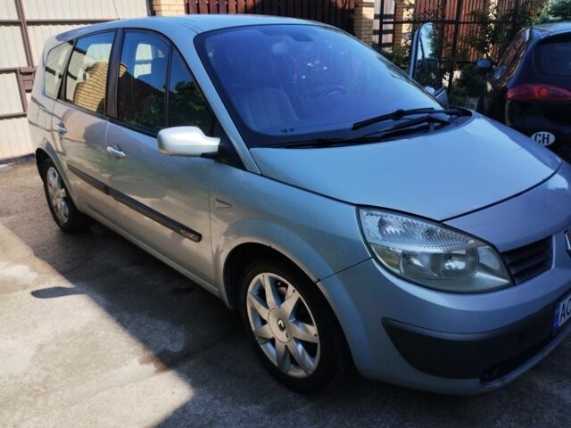 Серый Рено Гранд Сценик, объемом двигателя 1.9 л и пробегом 309 тыс. км за 4200 $, фото 1 на Automoto.ua