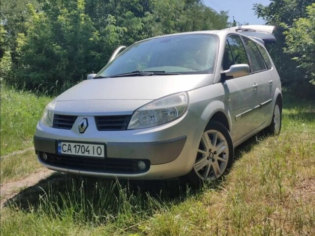 Серый Рено Гранд Сценик, объемом двигателя 2 л и пробегом 300 тыс. км за 4400 $, фото 1 на Automoto.ua
