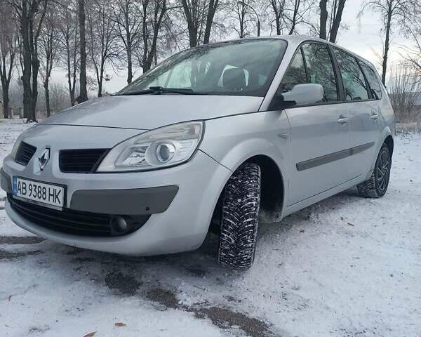 Сірий Рено Гранд Сценік, об'ємом двигуна 1.9 л та пробігом 243 тис. км за 4999 $, фото 1 на Automoto.ua