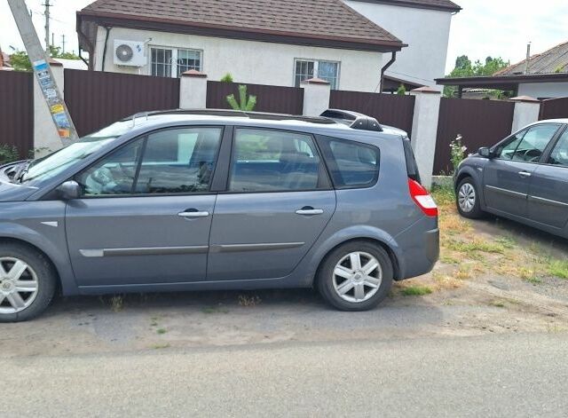 Сірий Рено Гранд Сценік, об'ємом двигуна 1.5 л та пробігом 234 тис. км за 5350 $, фото 1 на Automoto.ua