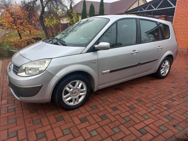 Серый Рено Гранд Сценик, объемом двигателя 1 л и пробегом 160 тыс. км за 4950 $, фото 1 на Automoto.ua