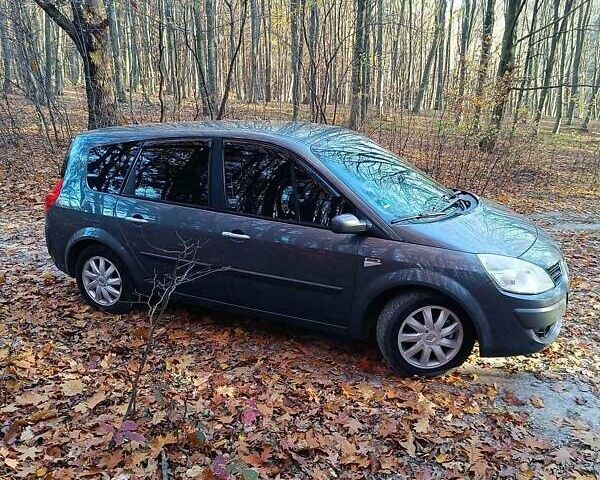 Серый Рено Гранд Сценик, объемом двигателя 1.6 л и пробегом 354 тыс. км за 4900 $, фото 1 на Automoto.ua