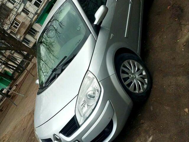 Рено Гранд Сценик 2007 в Запорожье на Automoto.ua Серый Рено Гранд Сценик, объемом двигателя 1.6 л и пробегом 193 тыс. км за 6500 $, фото 1 на Automoto.ua