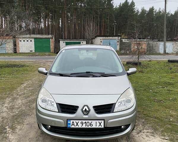 Серый Рено Гранд Сценик, объемом двигателя 1.5 л и пробегом 200 тыс. км за 5500 $, фото 1 на Automoto.ua