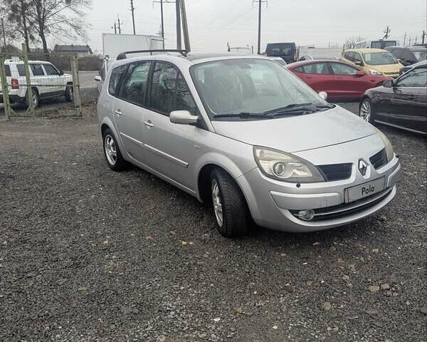 Серый Рено Гранд Сценик, объемом двигателя 2 л и пробегом 220 тыс. км за 5200 $, фото 1 на Automoto.ua