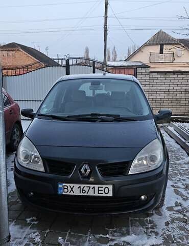 Серый Рено Гранд Сценик, объемом двигателя 1.5 л и пробегом 230 тыс. км за 6000 $, фото 1 на Automoto.ua