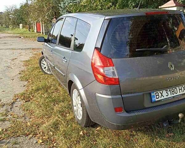 Серый Рено Гранд Сценик, объемом двигателя 1.6 л и пробегом 280 тыс. км за 5799 $, фото 1 на Automoto.ua