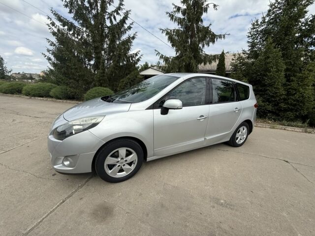 Сірий Рено Гранд Сценік, об'ємом двигуна 1.4 л та пробігом 228 тис. км за 6500 $, фото 1 на Automoto.ua