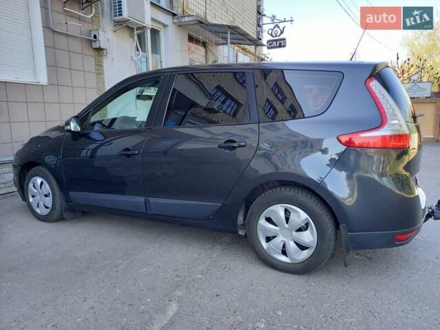 Сірий Рено Гранд Сценік, об'ємом двигуна 1.5 л та пробігом 229 тис. км за 6900 $, фото 1 на Automoto.ua