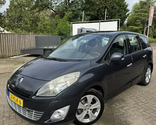 Рено Гранд Сценик 2009 в Луцке на Automoto.ua Серый Рено Гранд Сценик, объемом двигателя 1.4 л и пробегом 205 тыс. км за 5300 $, фото 1 на Automoto.ua