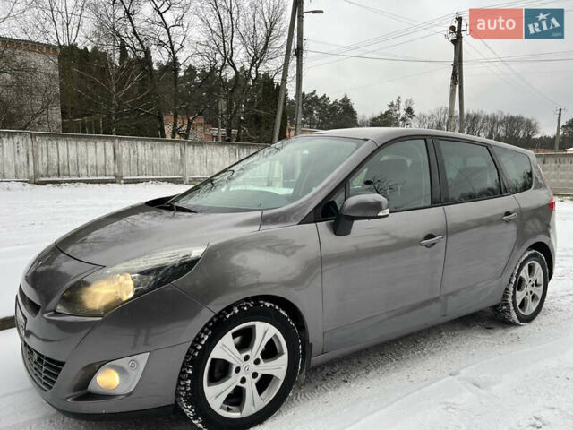 Сірий Рено Гранд Сценік, об'ємом двигуна 1.9 л та пробігом 260 тис. км за 6600 $, фото 1 на Automoto.ua