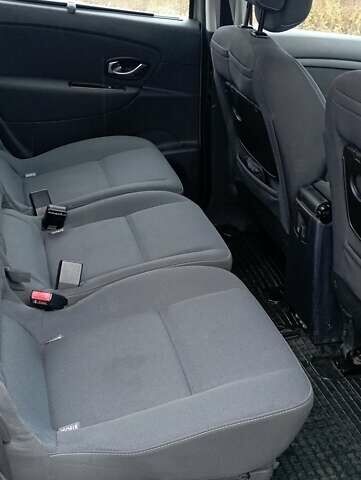 Серый Рено Гранд Сценик, объемом двигателя 1.5 л и пробегом 230 тыс. км за 7000 $, фото 1 на Automoto.ua