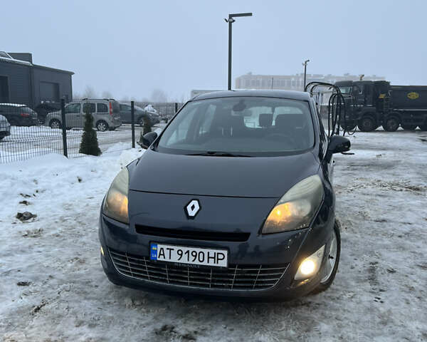 Серый Рено Гранд Сценик, объемом двигателя 1.46 л и пробегом 252 тыс. км за 6099 $, фото 1 на Automoto.ua