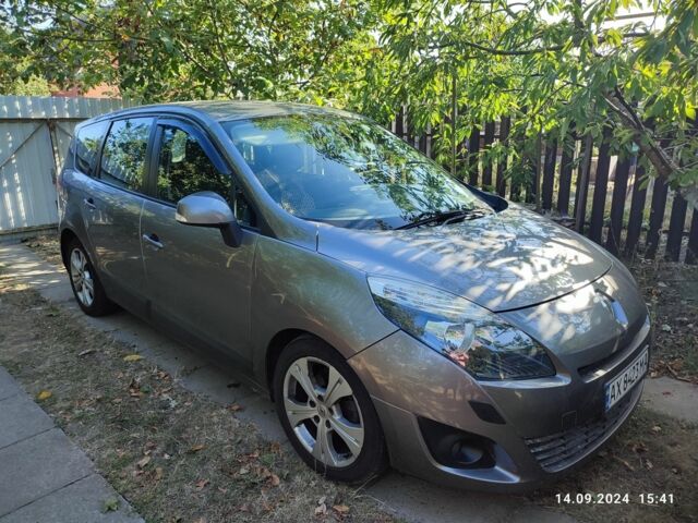 Серый Рено Гранд Сценик, объемом двигателя 1.9 л и пробегом 375 тыс. км за 6900 $, фото 1 на Automoto.ua