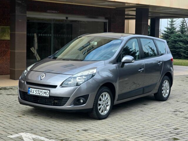 Сірий Рено Гранд Сценік, об'ємом двигуна 2 л та пробігом 182 тис. км за 6900 $, фото 1 на Automoto.ua