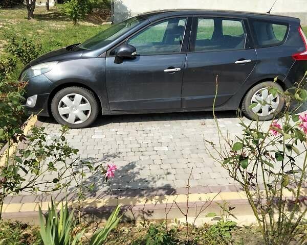 Серый Рено Гранд Сценик, объемом двигателя 0 л и пробегом 160 тыс. км за 7000 $, фото 1 на Automoto.ua