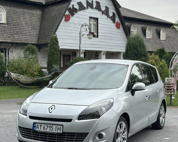 Рено Гранд Сценік 2009 у Надворной на Automoto.ua Сірий Рено Гранд Сценік, об'ємом двигуна 2 л та пробігом 195 тис. км за 7350 $, фото 1 на Automoto.ua