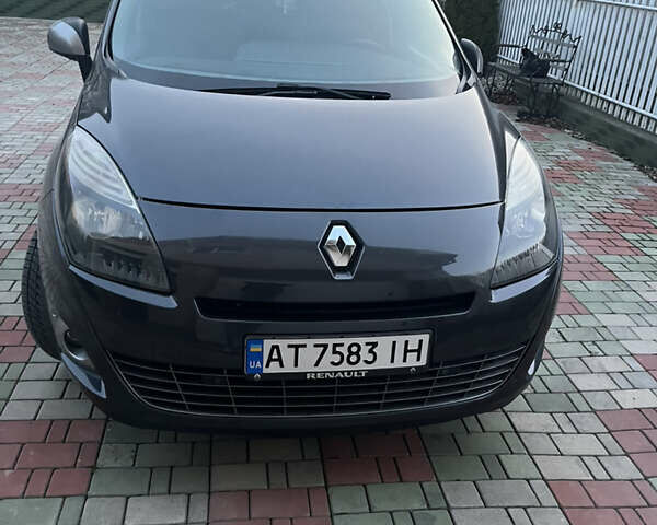 Сірий Рено Гранд Сценік, об'ємом двигуна 1.5 л та пробігом 265 тис. км за 7900 $, фото 1 на Automoto.ua
