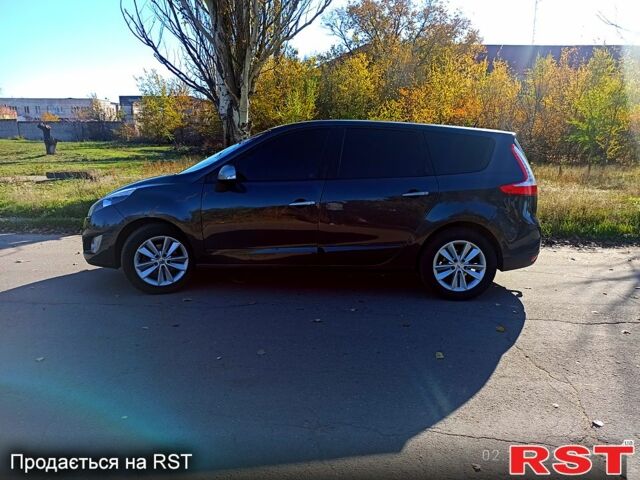 Серый Рено Гранд Сценик, объемом двигателя 1.4 л и пробегом 247 тыс. км за 6700 $, фото 1 на Automoto.ua