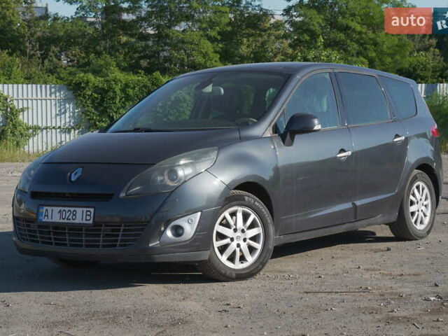 Серый Рено Гранд Сценик, объемом двигателя 1.87 л и пробегом 319 тыс. км за 7900 $, фото 1 на Automoto.ua