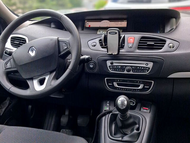 Сірий Рено Гранд Сценік, об'ємом двигуна 1.4 л та пробігом 215 тис. км за 6700 $, фото 1 на Automoto.ua