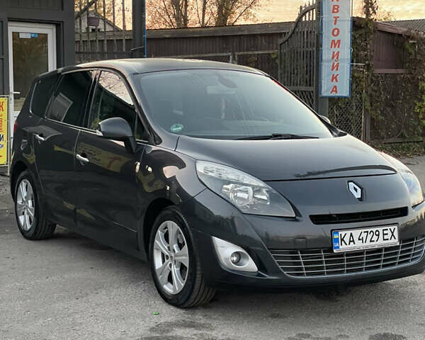 Серый Рено Гранд Сценик, объемом двигателя 1.46 л и пробегом 261 тыс. км за 6550 $, фото 1 на Automoto.ua