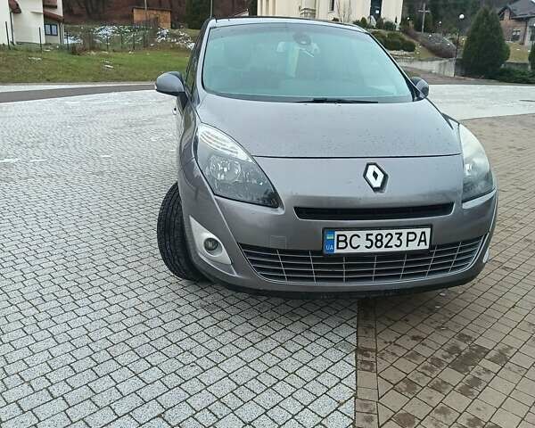 Сірий Рено Гранд Сценік, об'ємом двигуна 1.9 л та пробігом 295 тис. км за 6500 $, фото 1 на Automoto.ua