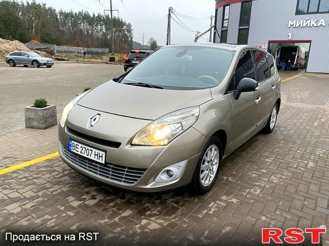 Серый Рено Гранд Сценик, объемом двигателя 1.5 л и пробегом 280 тыс. км за 8000 $, фото 1 на Automoto.ua