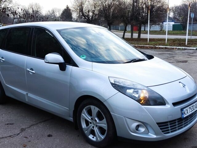 Серый Рено Гранд Сценик, объемом двигателя 1.6 л и пробегом 310 тыс. км за 7300 $, фото 1 на Automoto.ua