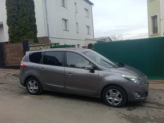 Серый Рено Гранд Сценик, объемом двигателя 1.5 л и пробегом 265 тыс. км за 6850 $, фото 1 на Automoto.ua