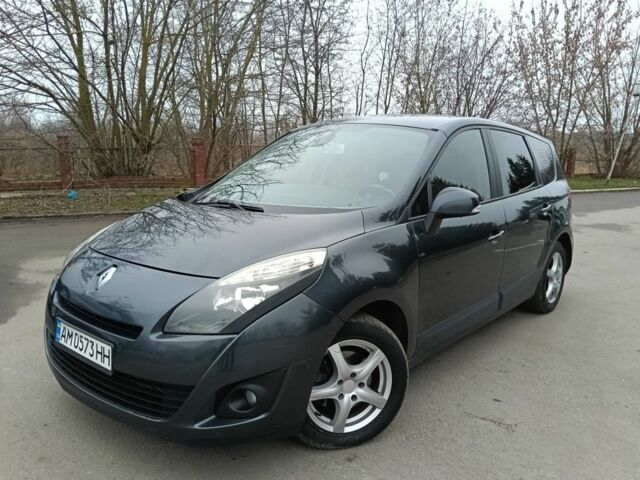 Серый Рено Гранд Сценик, объемом двигателя 1.5 л и пробегом 234 тыс. км за 5900 $, фото 1 на Automoto.ua