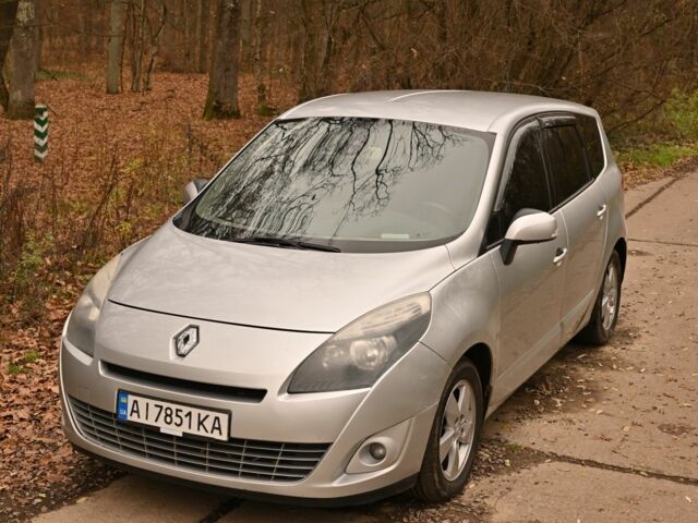 Серый Рено Гранд Сценик, объемом двигателя 1.6 л и пробегом 330 тыс. км за 7400 $, фото 1 на Automoto.ua
