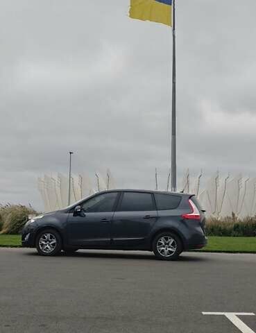 Серый Рено Гранд Сценик, объемом двигателя 1.5 л и пробегом 278 тыс. км за 7500 $, фото 1 на Automoto.ua