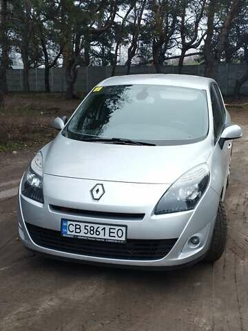 Сірий Рено Гранд Сценік, об'ємом двигуна 2 л та пробігом 329 тис. км за 7350 $, фото 1 на Automoto.ua